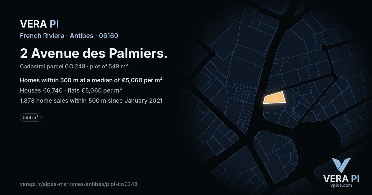 2 Avenue des Palmiers, Antibes at night – the plot lit, the parcels around coloured by the prices near them