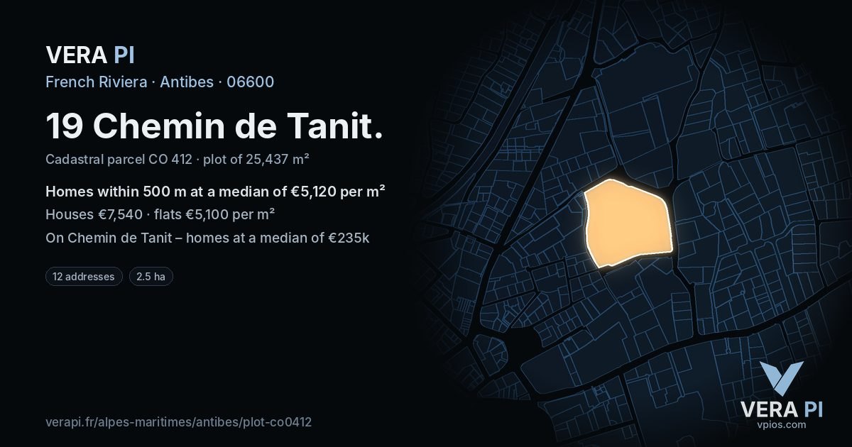 19 Chemin de Tanit, Antibes at night – the plot lit, the parcels around coloured by the prices near them