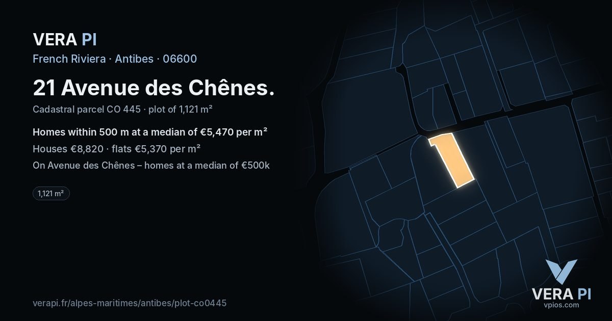 21 Avenue des Chênes, Antibes at night – the plot lit, the parcels around coloured by the prices near them