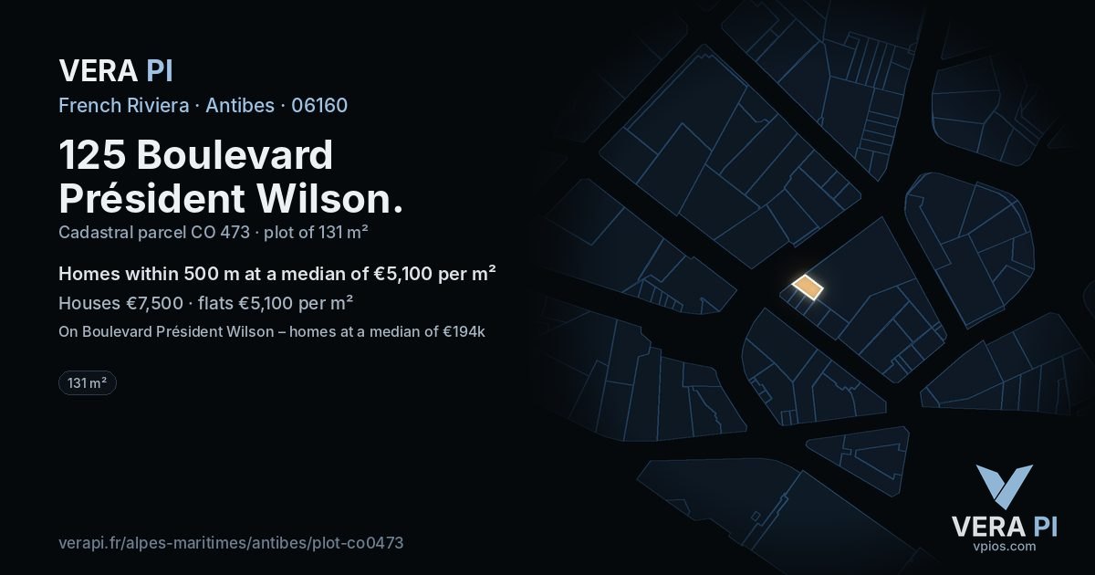 125 Boulevard Président Wilson, Antibes at night – the plot lit, the parcels around coloured by the prices near them