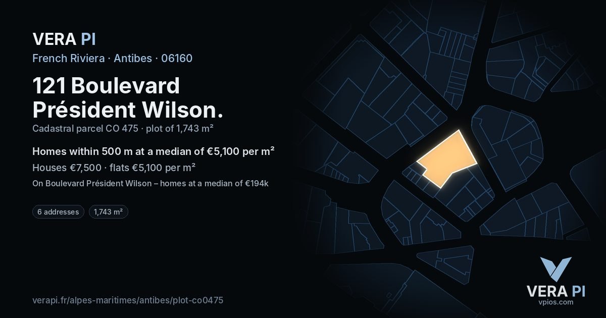 121 Boulevard Président Wilson, Antibes at night – the plot lit, the parcels around coloured by the prices near them