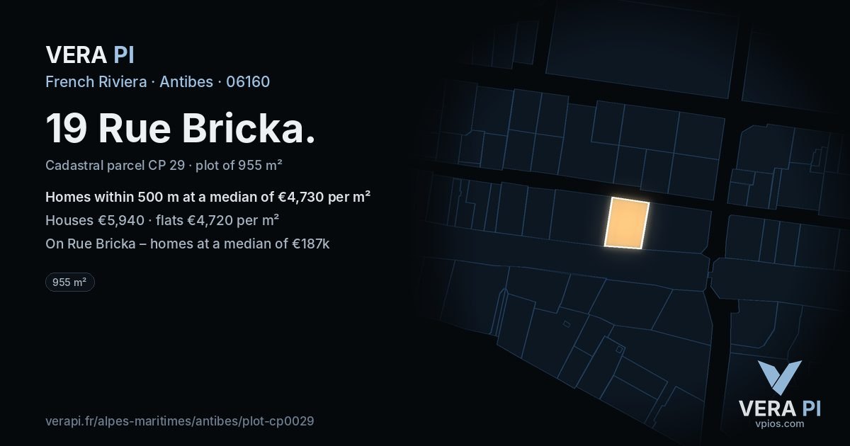 19 Rue Bricka, Antibes at night – the plot lit, the parcels around coloured by the prices near them