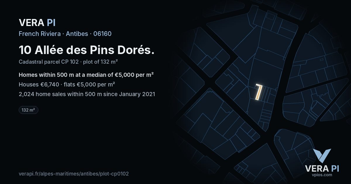 10 Allée des Pins Dorés, Antibes at night – the plot lit, the parcels around coloured by the prices near them