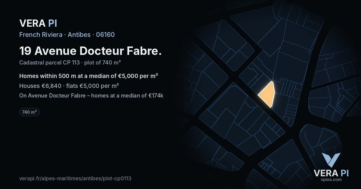 19 Avenue Docteur Fabre, Antibes at night – the plot lit, the parcels around coloured by the prices near them