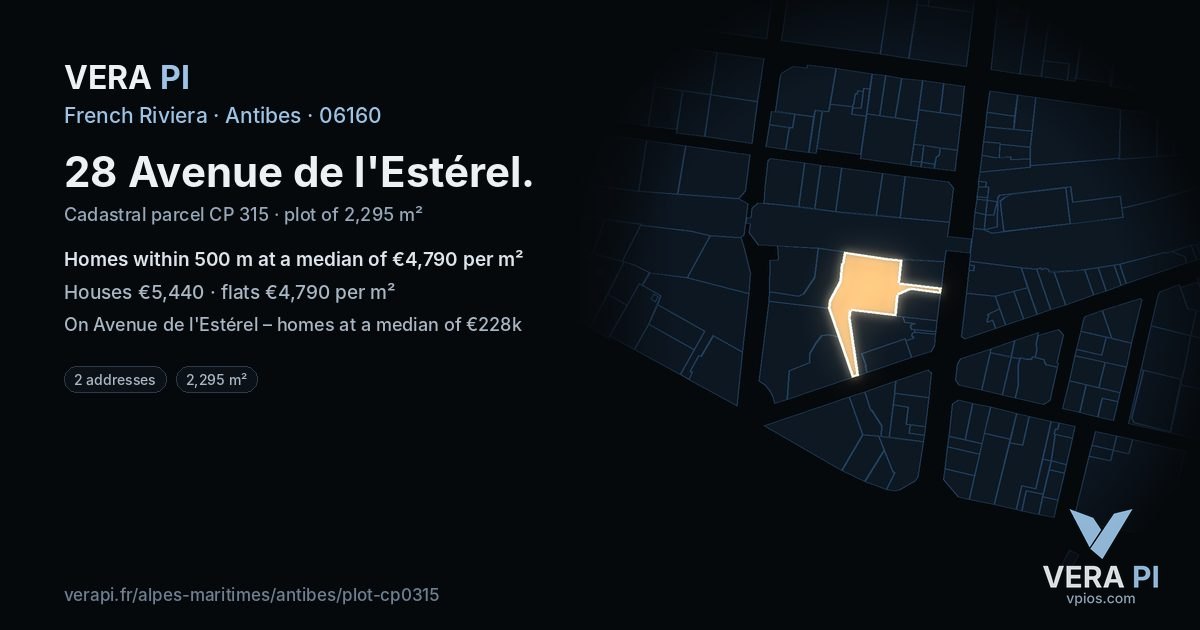 28 Avenue de l'Estérel, Antibes at night – the plot lit, the parcels around coloured by the prices near them
