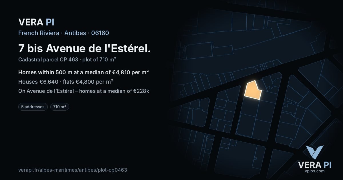 7 bis Avenue de l'Estérel, Antibes at night – the plot lit, the parcels around coloured by the prices near them