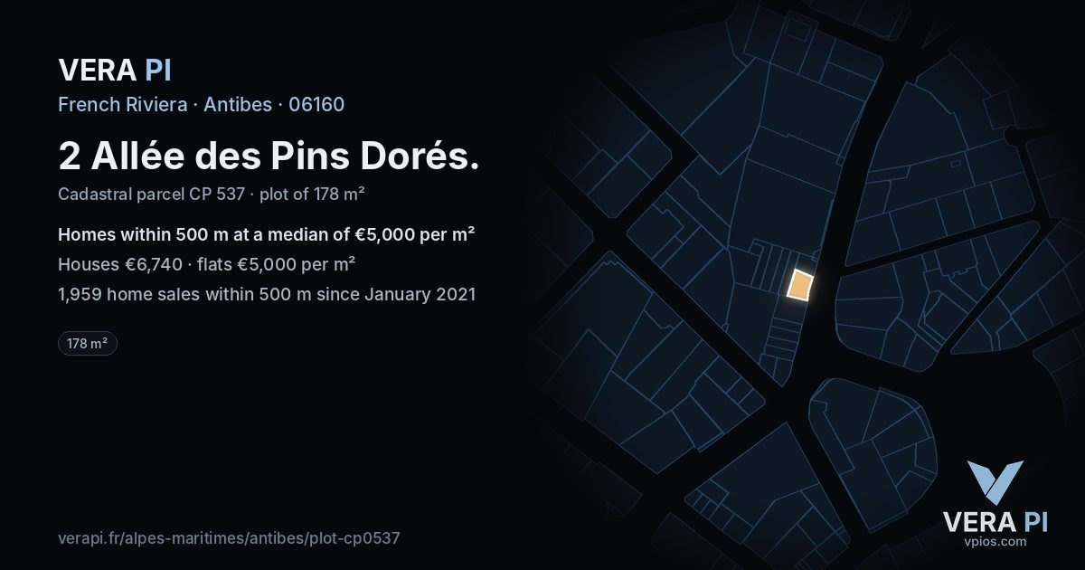 2 Allée des Pins Dorés, Antibes at night – the plot lit, the parcels around coloured by the prices near them