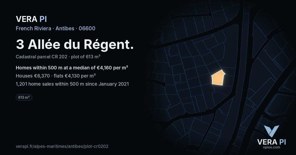 3 Allée du Régent, Antibes at night – the plot lit, the parcels around coloured by the prices near them