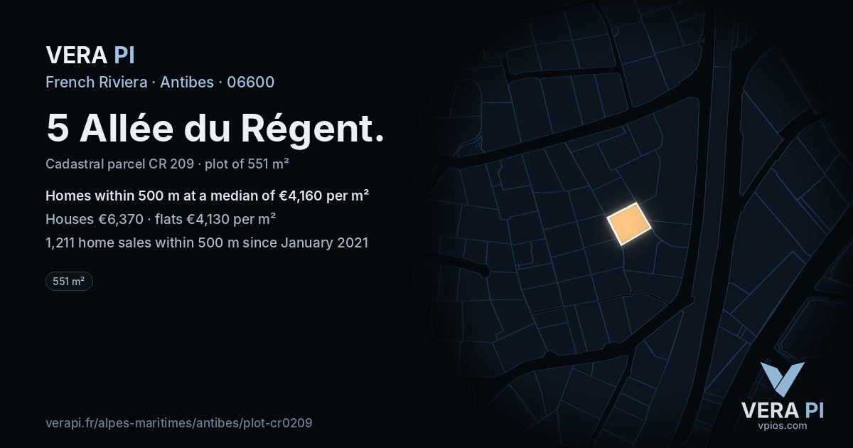 5 Allée du Régent, Antibes at night – the plot lit, the parcels around coloured by the prices near them