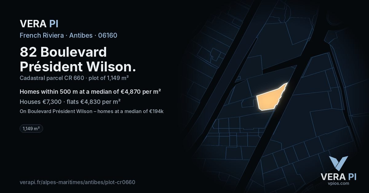 82 Boulevard Président Wilson, Antibes at night – the plot lit, the parcels around coloured by the prices near them