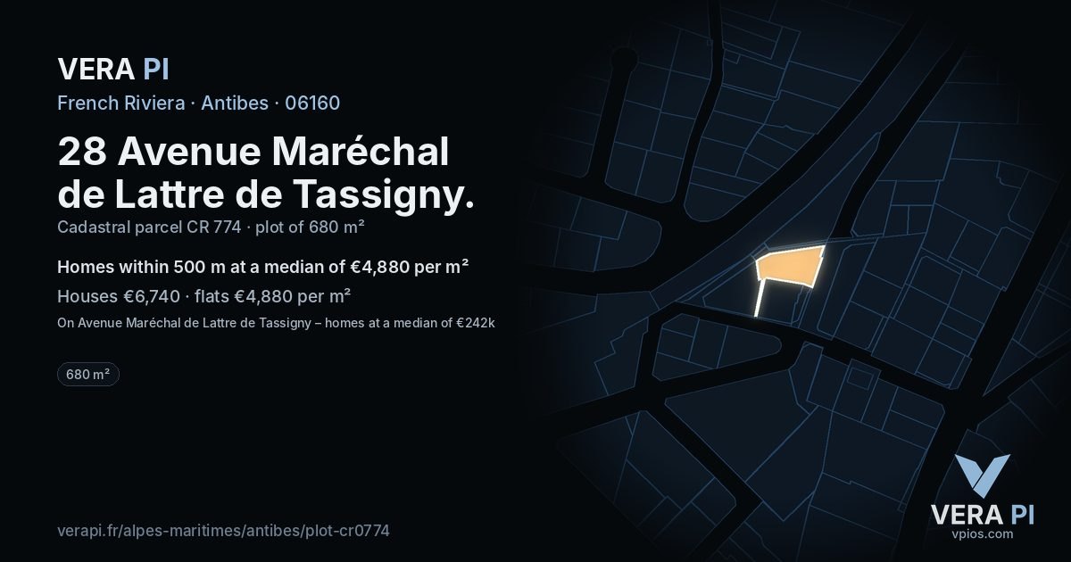 28 Avenue Maréchal de Lattre de Tassigny, Antibes at night – the plot lit, the parcels around coloured by the prices near them