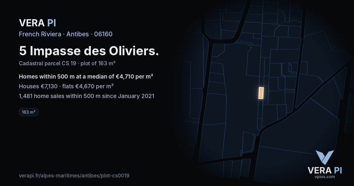 5 Impasse des Oliviers, Antibes at night – the plot lit, the parcels around coloured by the prices near them