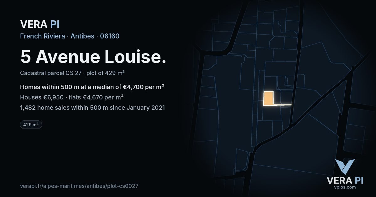 5 Avenue Louise, Antibes at night – the plot lit, the parcels around coloured by the prices near them