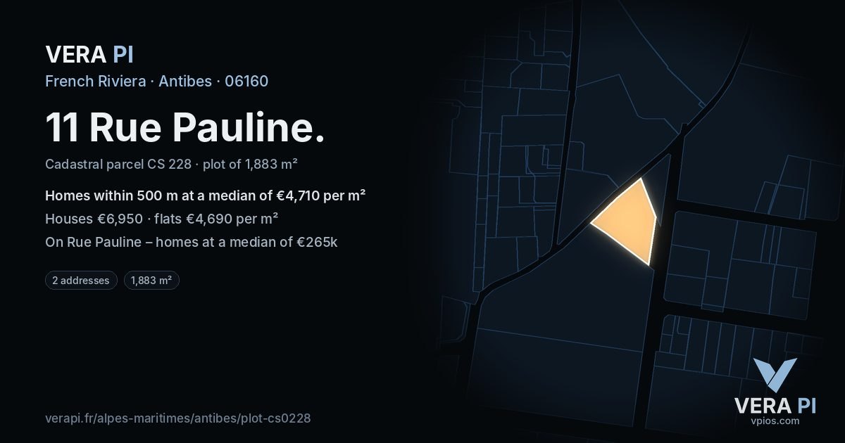 11 Rue Pauline, Antibes at night – the plot lit, the parcels around coloured by the prices near them