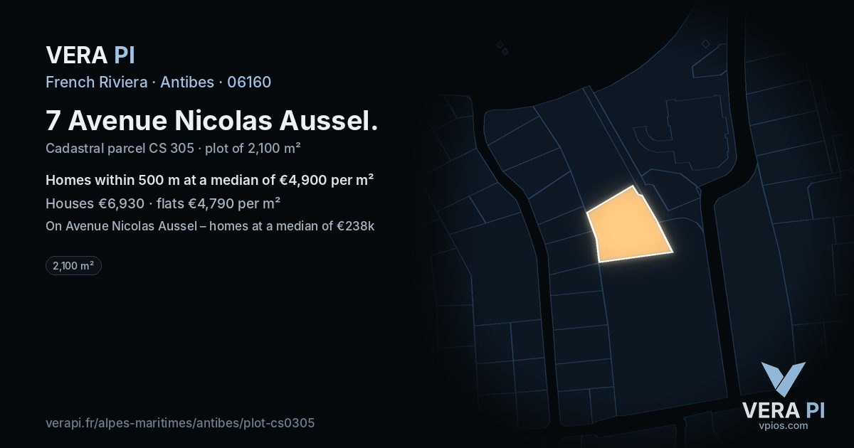 7 Avenue Nicolas Aussel, Antibes at night – the plot lit, the parcels around coloured by the prices near them