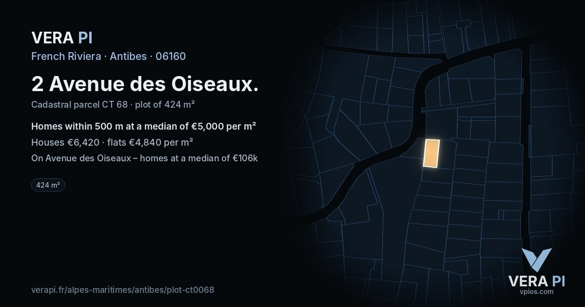 2 Avenue des Oiseaux, Antibes at night – the plot lit, the parcels around coloured by the prices near them