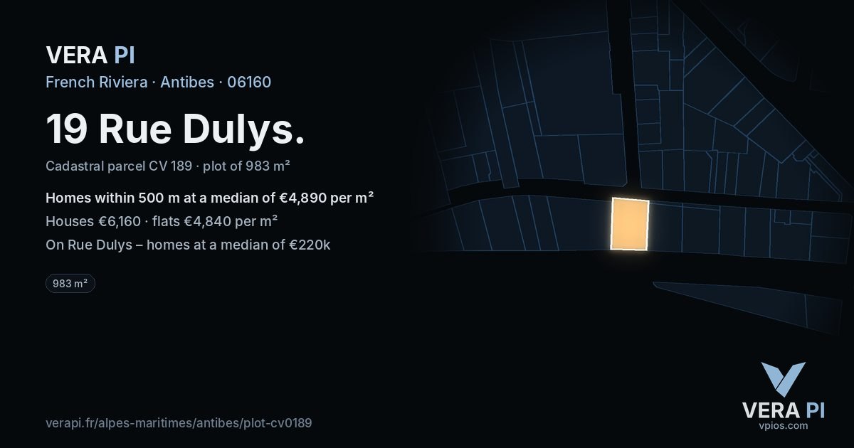 19 Rue Dulys, Antibes at night – the plot lit, the parcels around coloured by the prices near them