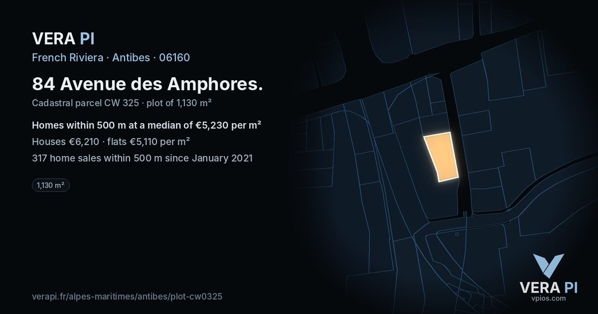 84 Avenue des Amphores, Antibes at night – the plot lit, the parcels around coloured by the prices near them