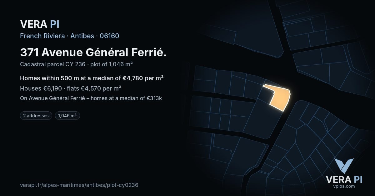 371 Avenue Général Ferrié, Antibes at night – the plot lit, the parcels around coloured by the prices near them