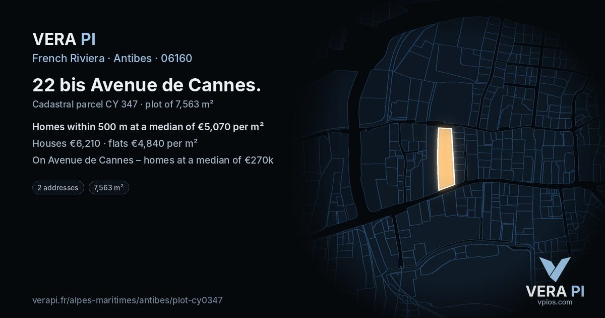22 bis Avenue de Cannes, Antibes at night – the plot lit, the parcels around coloured by the prices near them