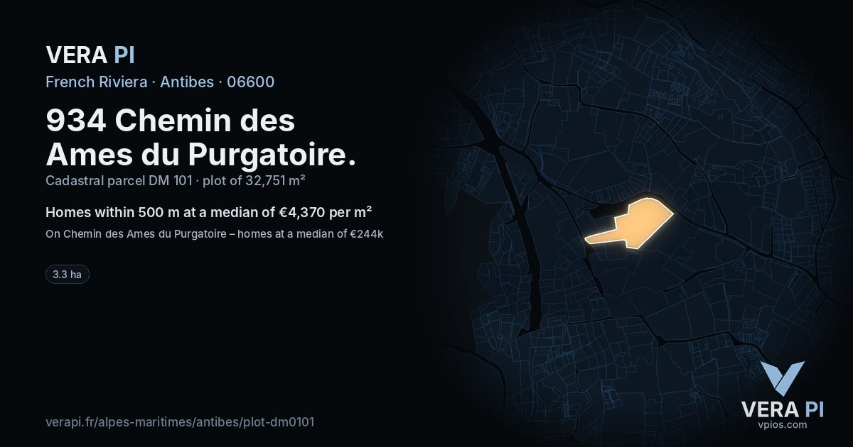 934 Chemin des Ames du Purgatoire, Antibes at night – the plot lit, the parcels around coloured by the prices near them