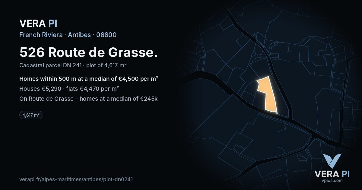 526 Route de Grasse, Antibes at night – the plot lit, the parcels around coloured by the prices near them