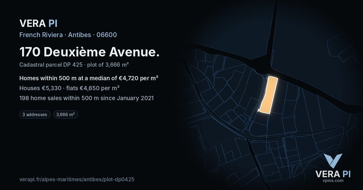 170 Deuxième Avenue, Antibes at night – the plot lit, the parcels around coloured by the prices near them