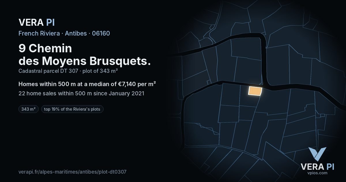 9 Chemin des Moyens Brusquets, Antibes at night – the plot lit, the parcels around coloured by the prices near them