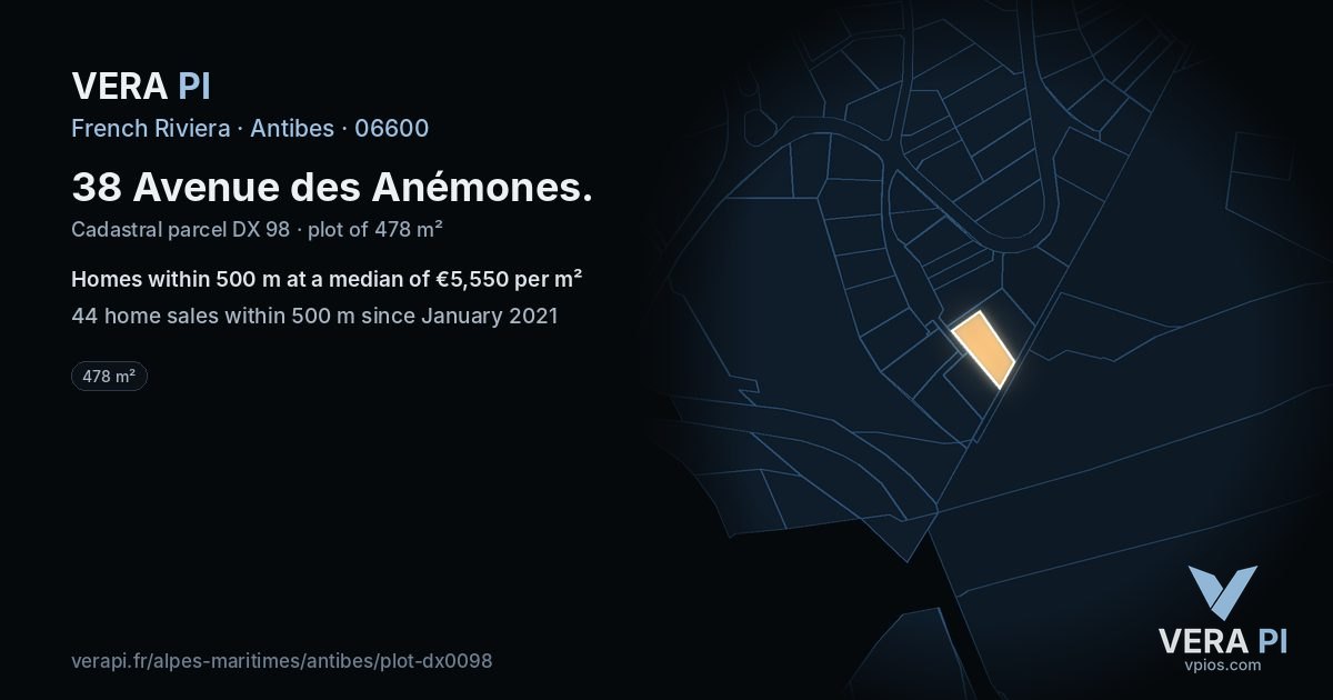 38 Avenue des Anémones, Antibes at night – the plot lit, the parcels around coloured by the prices near them