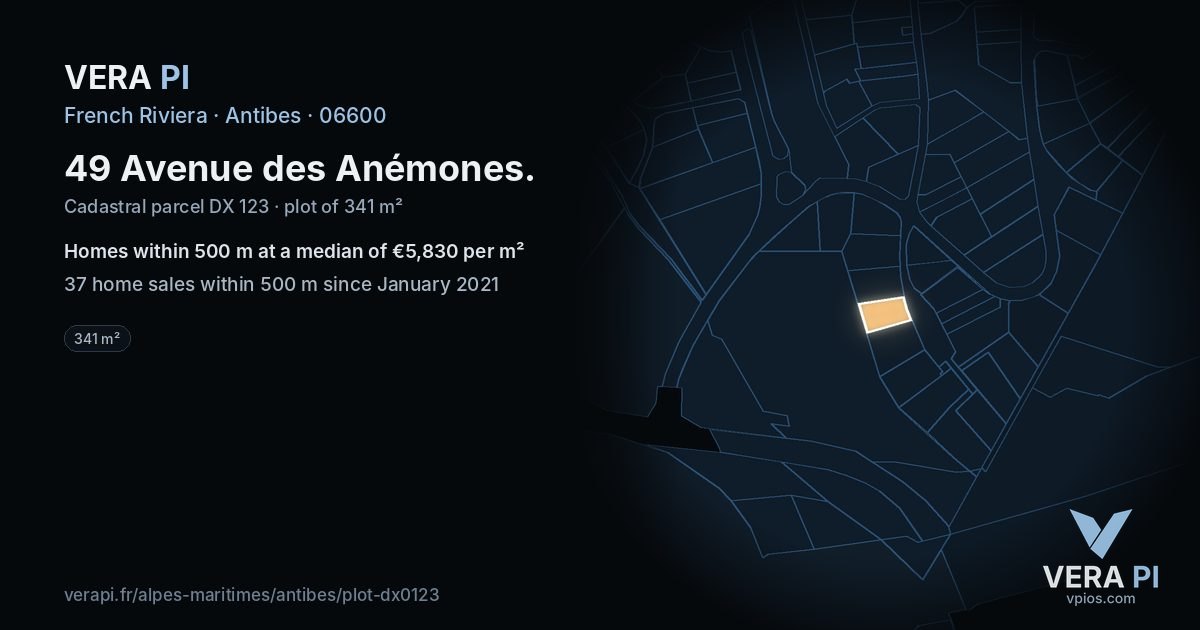 49 Avenue des Anémones, Antibes at night – the plot lit, the parcels around coloured by the prices near them