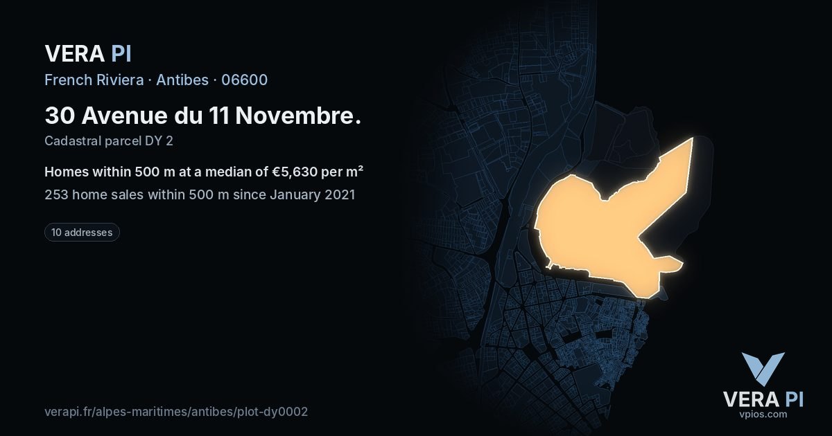 30 Avenue du 11 Novembre, Antibes at night – the plot lit, the parcels around coloured by the prices near them