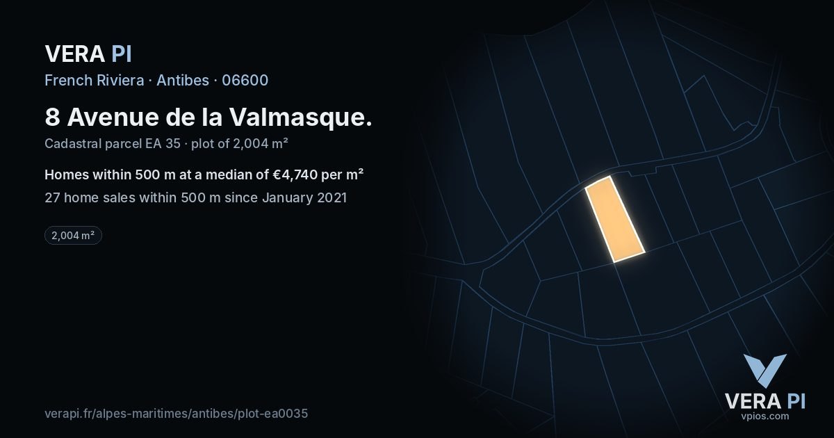 8 Avenue de la Valmasque, Antibes at night – the plot lit, the parcels around coloured by the prices near them