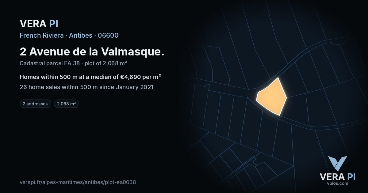 2 Avenue de la Valmasque, Antibes at night – the plot lit, the parcels around coloured by the prices near them