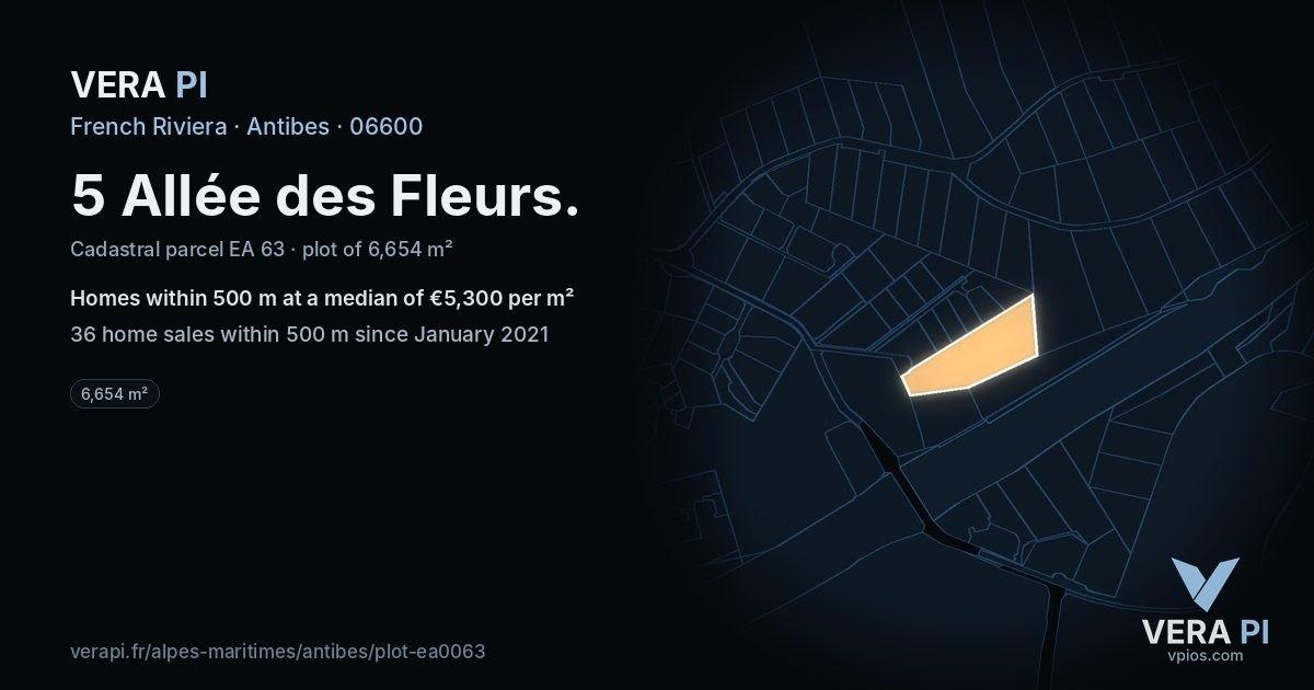 5 Allée des Fleurs, Antibes at night – the plot lit, the parcels around coloured by the prices near them