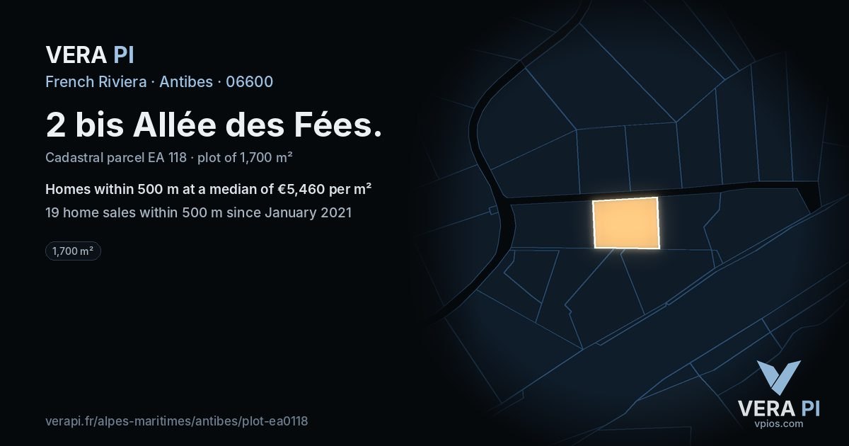 2 bis Allée des Fées, Antibes at night – the plot lit, the parcels around coloured by the prices near them