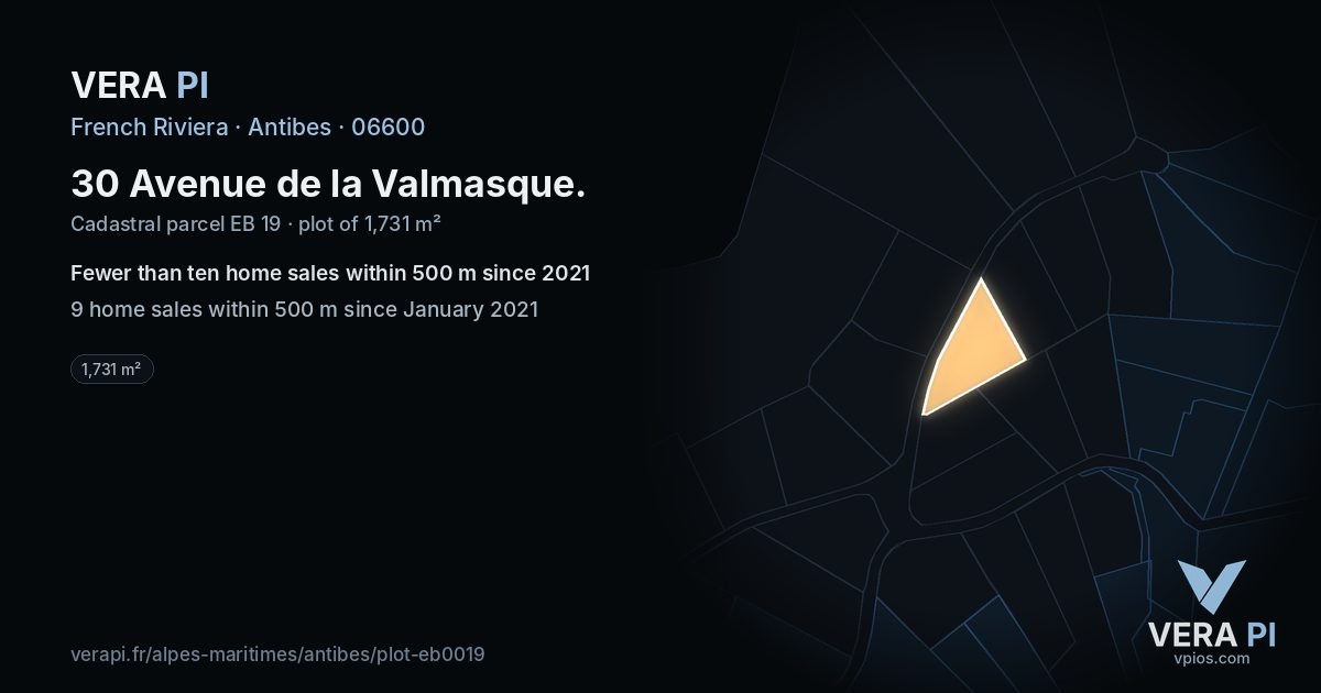 30 Avenue de la Valmasque, Antibes at night – the plot lit, the parcels around coloured by the prices near them