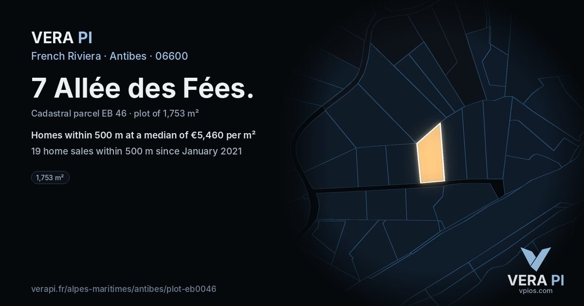 7 Allée des Fées, Antibes at night – the plot lit, the parcels around coloured by the prices near them
