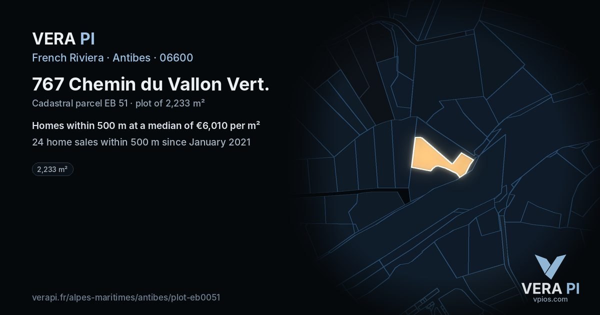 767 Chemin du Vallon Vert, Antibes at night – the plot lit, the parcels around coloured by the prices near them