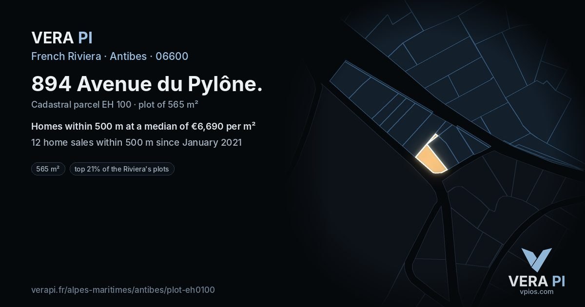 894 Avenue du Pylône, Antibes at night – the plot lit, the parcels around coloured by the prices near them