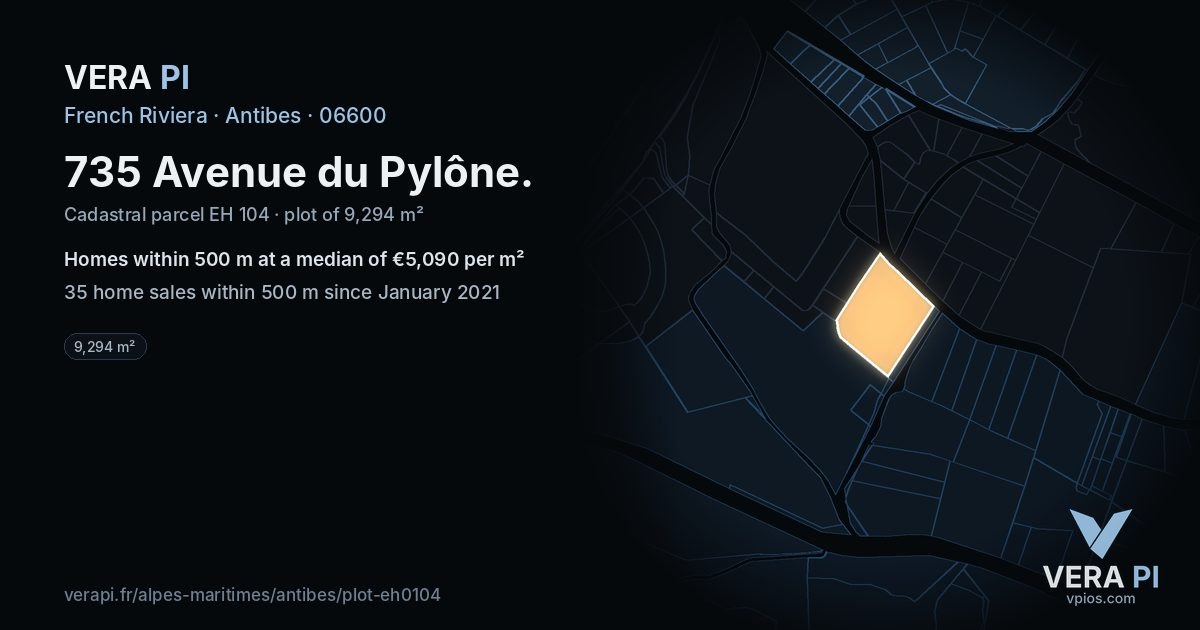 735 Avenue du Pylône, Antibes at night – the plot lit, the parcels around coloured by the prices near them