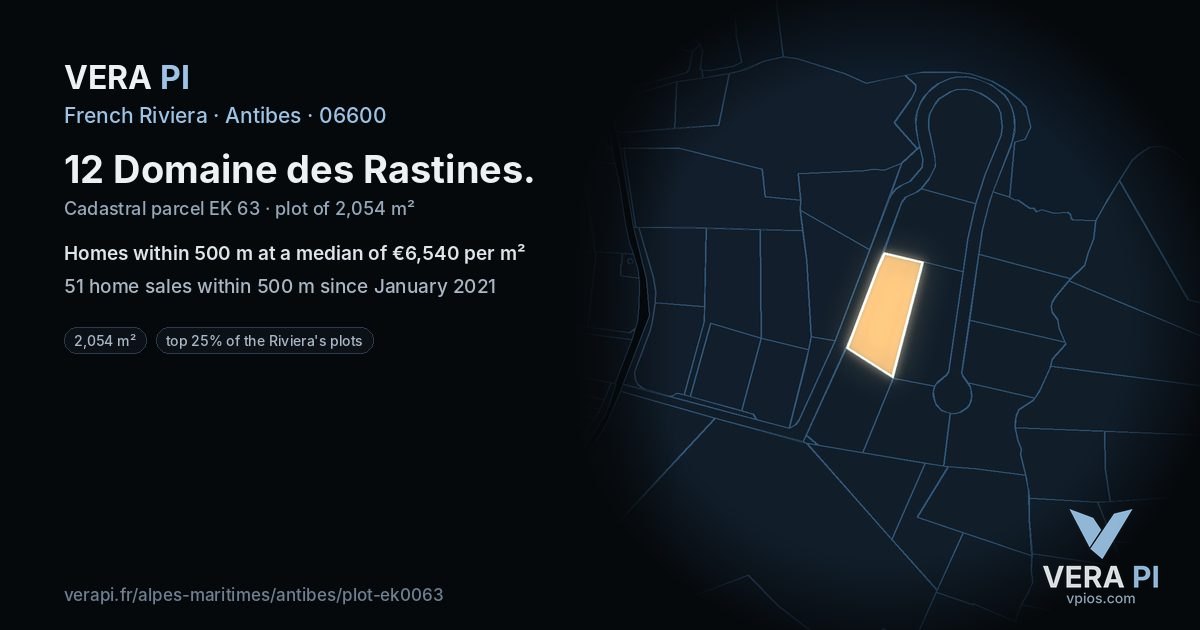 12 Domaine des Rastines, Antibes at night – the plot lit, the parcels around coloured by the prices near them