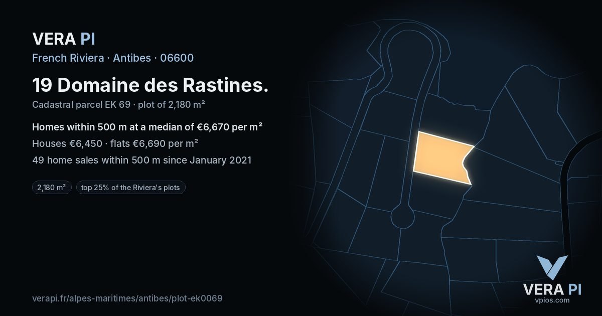 19 Domaine des Rastines, Antibes at night – the plot lit, the parcels around coloured by the prices near them