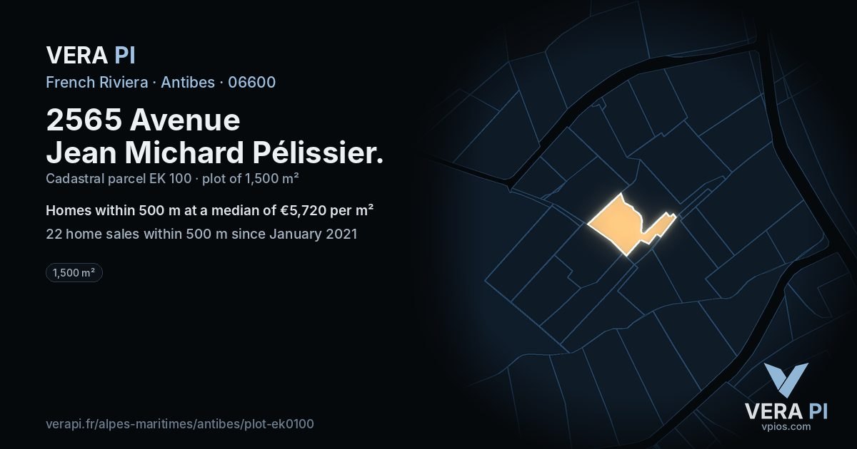 2565 Avenue Jean Michard Pélissier, Antibes at night – the plot lit, the parcels around coloured by the prices near them