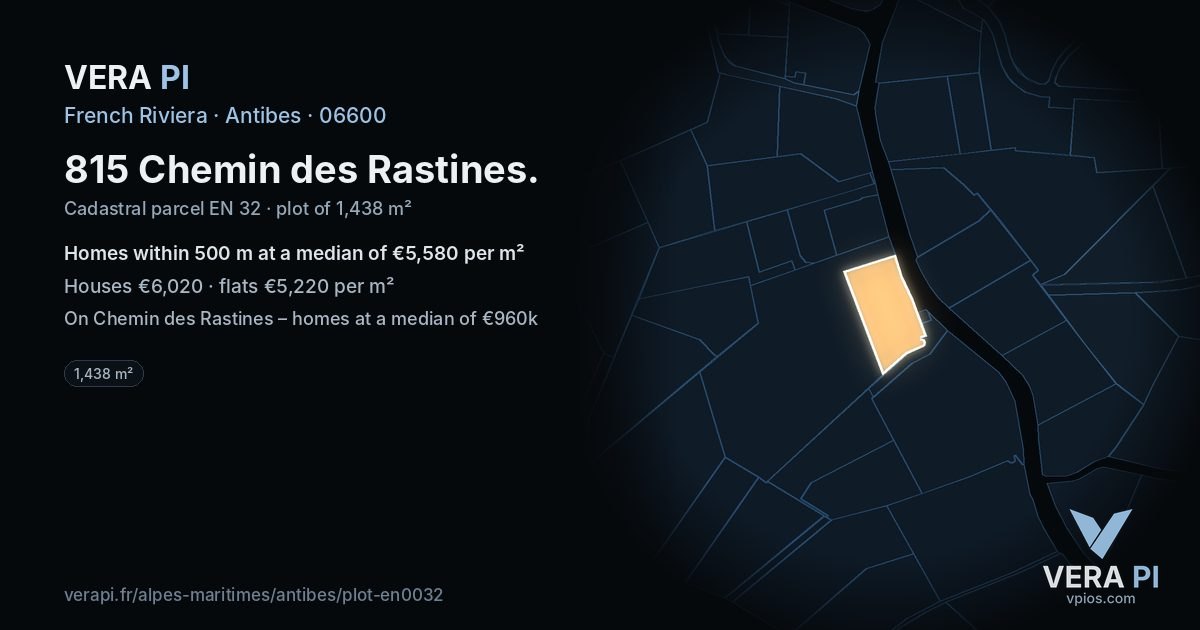 815 Chemin des Rastines, Antibes at night – the plot lit, the parcels around coloured by the prices near them