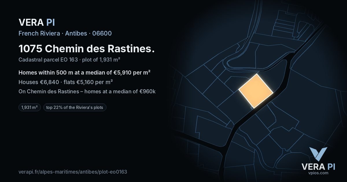 1075 Chemin des Rastines, Antibes at night – the plot lit, the parcels around coloured by the prices near them