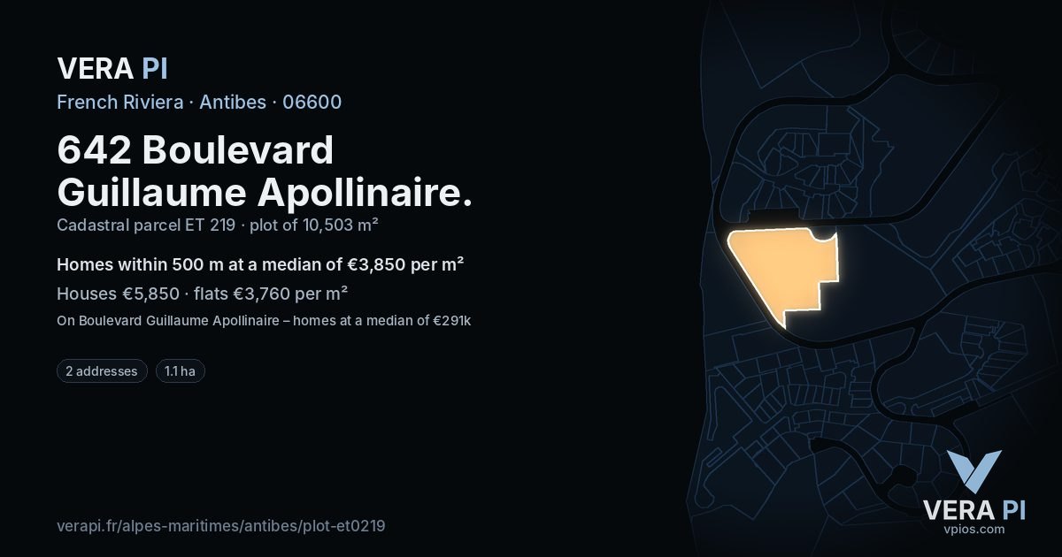 642 Boulevard Guillaume Apollinaire, Antibes at night – the plot lit, the parcels around coloured by the prices near them