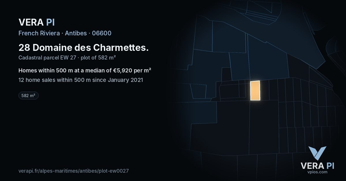 28 Domaine des Charmettes, Antibes at night – the plot lit, the parcels around coloured by the prices near them