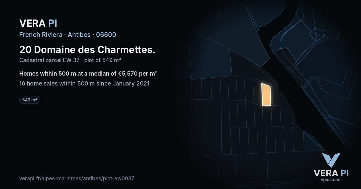 20 Domaine des Charmettes, Antibes at night – the plot lit, the parcels around coloured by the prices near them