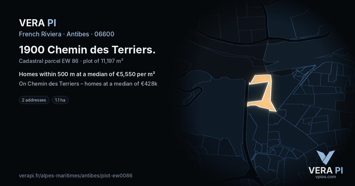 1900 Chemin des Terriers, Antibes at night – the plot lit, the parcels around coloured by the prices near them