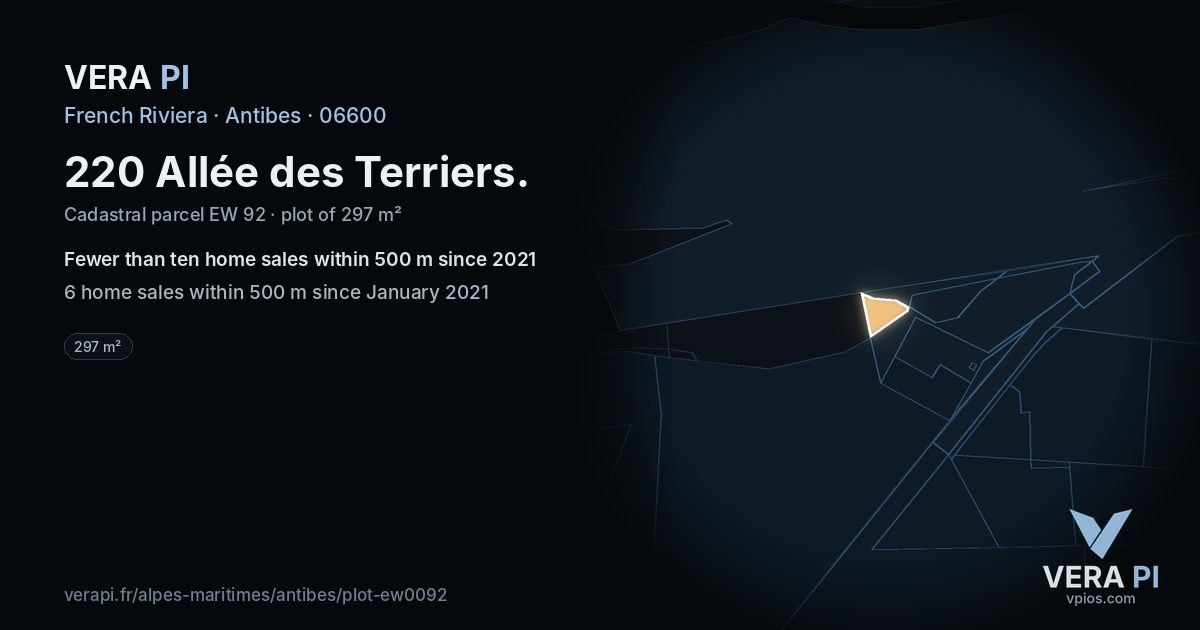 220 Allée des Terriers, Antibes at night – the plot lit, the parcels around coloured by the prices near them